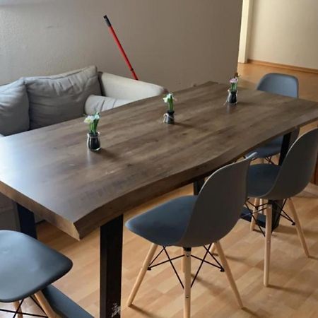 Enger Zimmer In Wohnung Monteure Apartment Kuche Modern מראה חיצוני תמונה