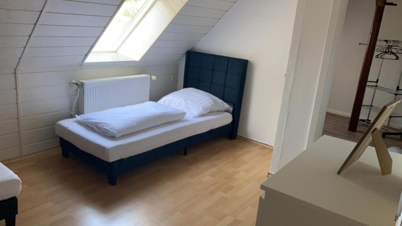 Enger Zimmer In Wohnung Monteure Apartment Kuche Modern מראה חיצוני תמונה