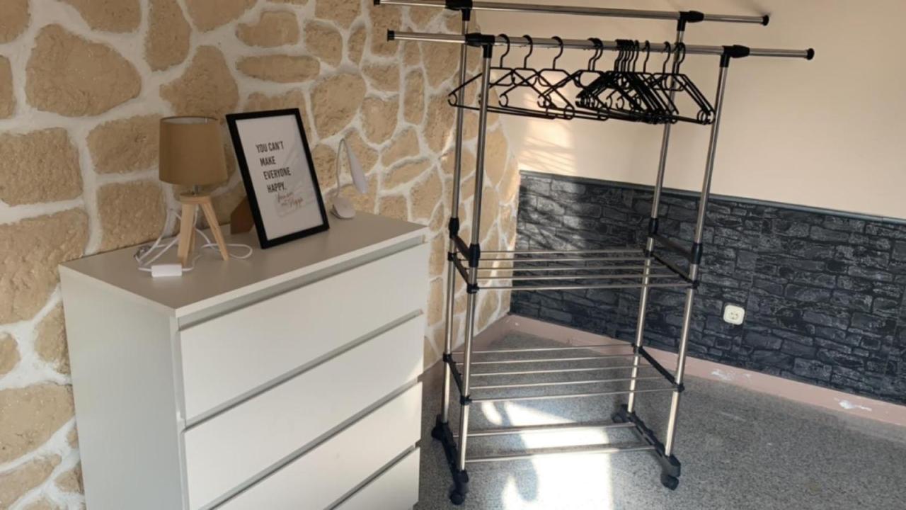 Enger Zimmer In Wohnung Monteure Apartment Kuche Modern מראה חיצוני תמונה