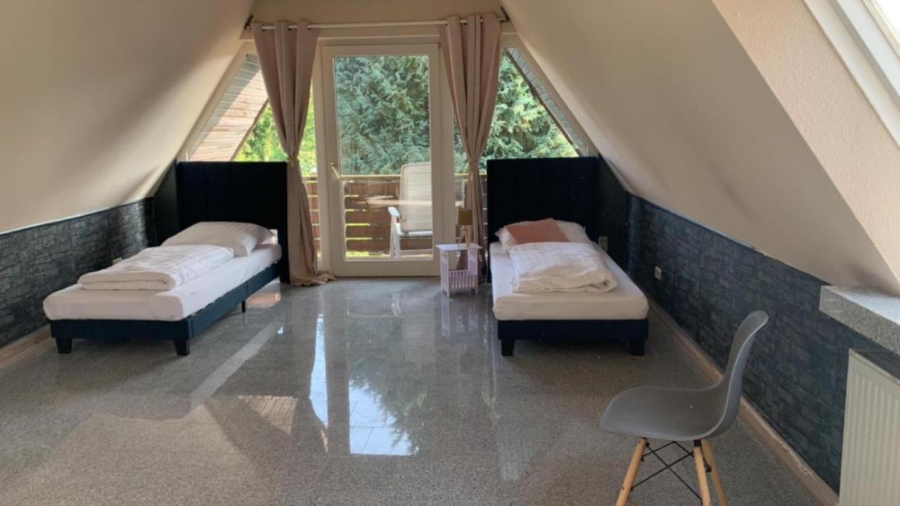 Enger Zimmer In Wohnung Monteure Apartment Kuche Modern מראה חיצוני תמונה